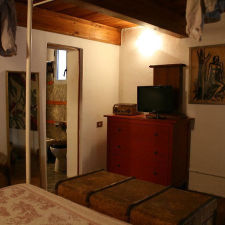 Central Apartment With Garden Milano Eksteriør billede